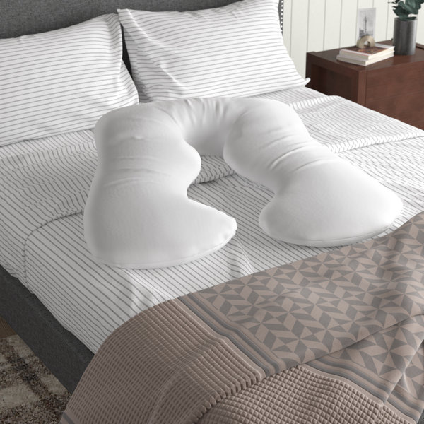 Shaped body clearance pillow